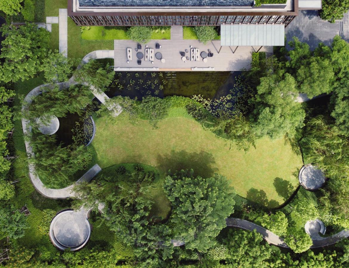 Kimpton Maa-Lai Bangkok By Ihg Ξενοδοχείο Εξωτερικό φωτογραφία Aerial view of the garden