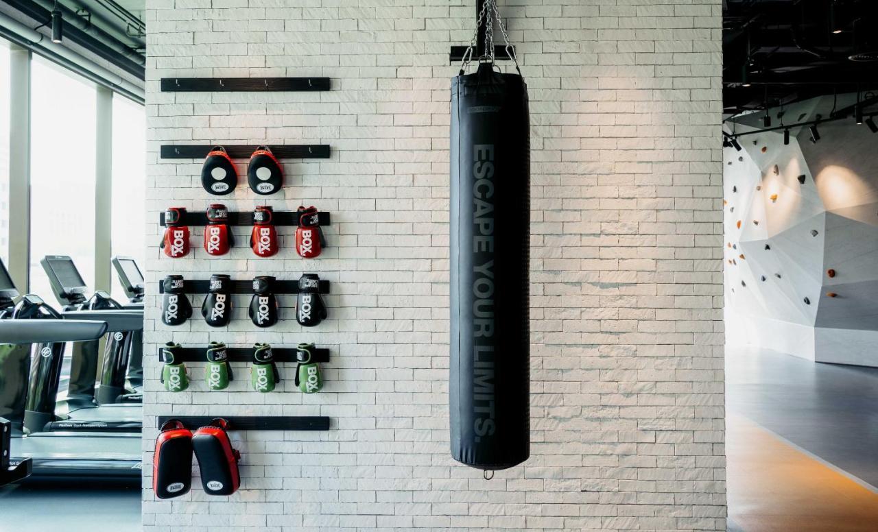 Kimpton Maa-Lai Bangkok By Ihg Ξενοδοχείο Εξωτερικό φωτογραφία Heavy bag